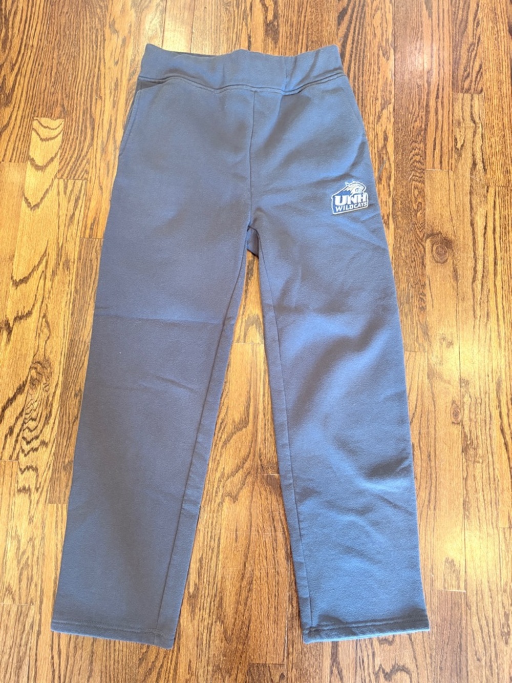 Men’s Colosseum Gray Sweatpants with UNH Wildcats‎ Logo